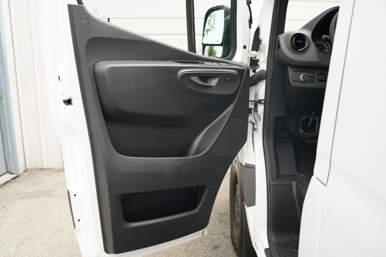 Mercedes-Benz Sprinter Cargo Van 2500 High Roof I4 Diesel 170" RWD 2025