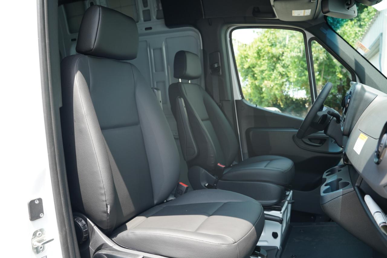Mercedes-Benz Sprinter Cargo Van 2500 High Roof I4 Diesel 170" RWD 2025
