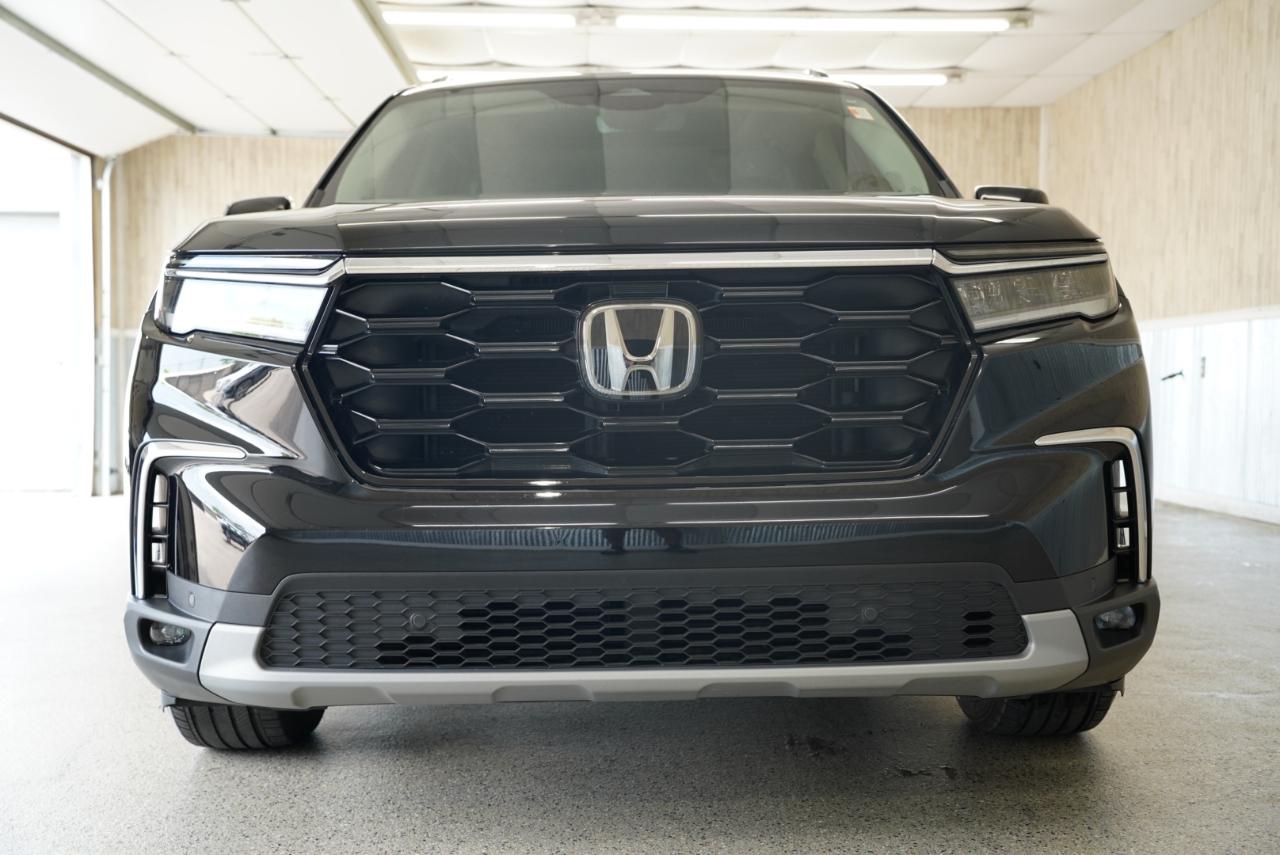 Honda Pilot Touring 2WD 2025