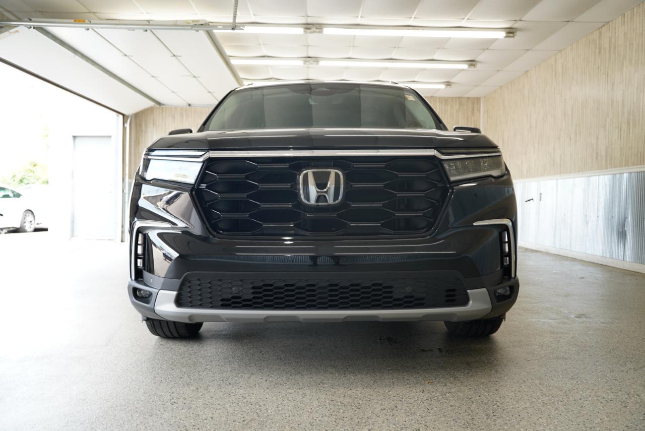 Honda Pilot Touring 2WD 2025