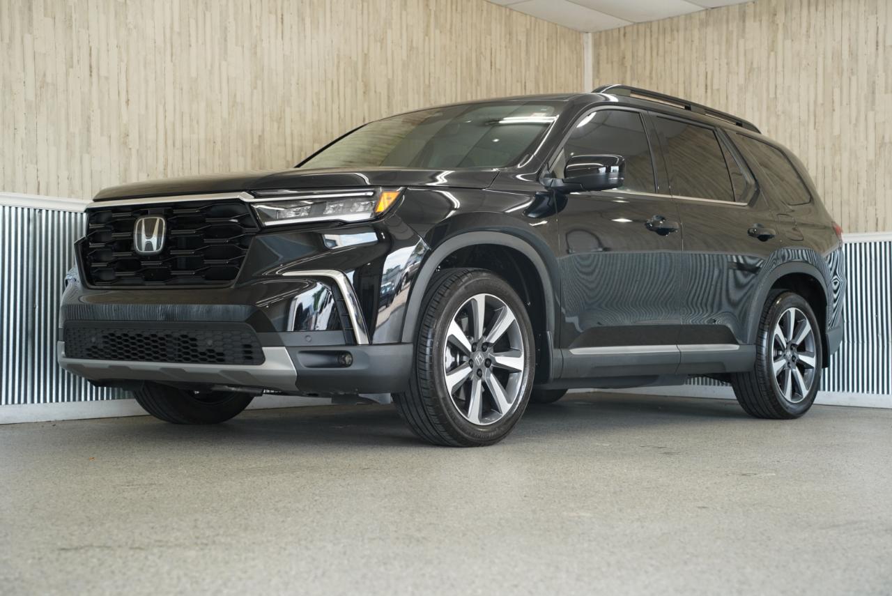 Honda Pilot Touring 2WD 2025