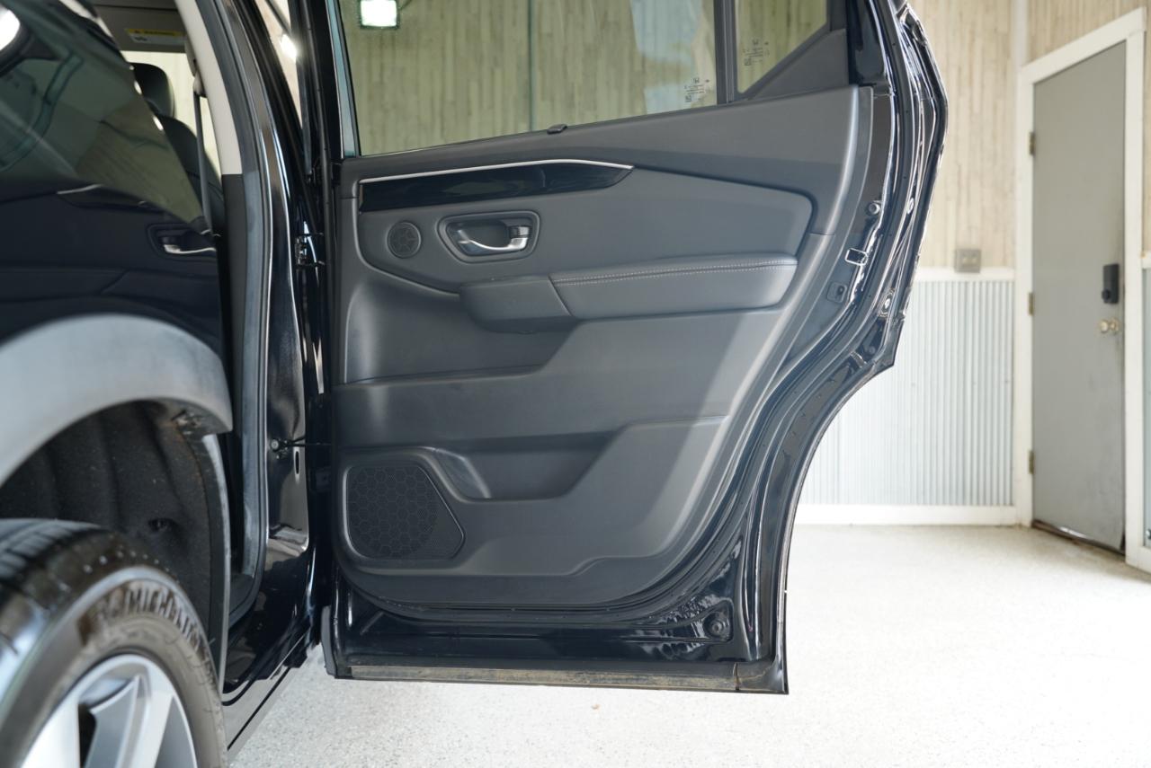 Honda Pilot Touring 2WD 2025