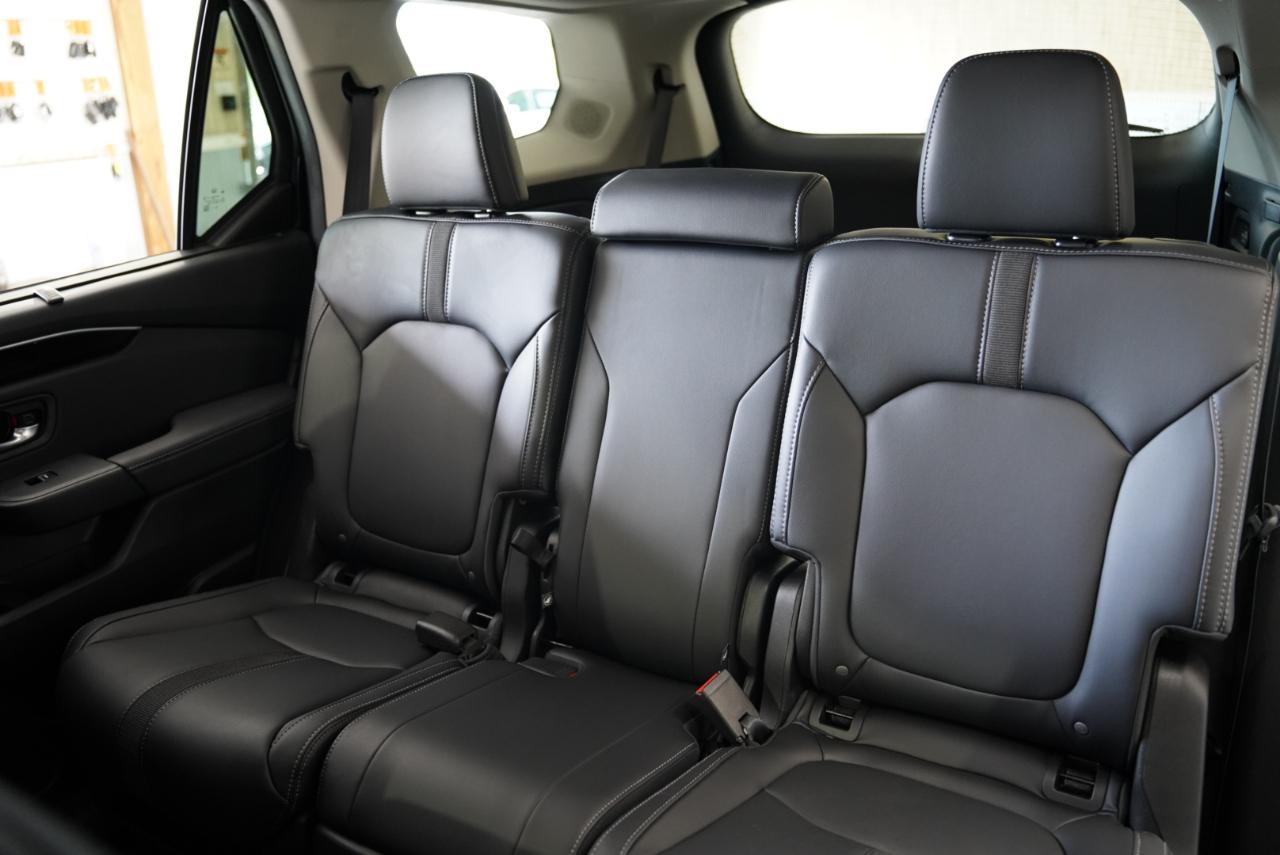 Honda Pilot Touring 2WD 2025