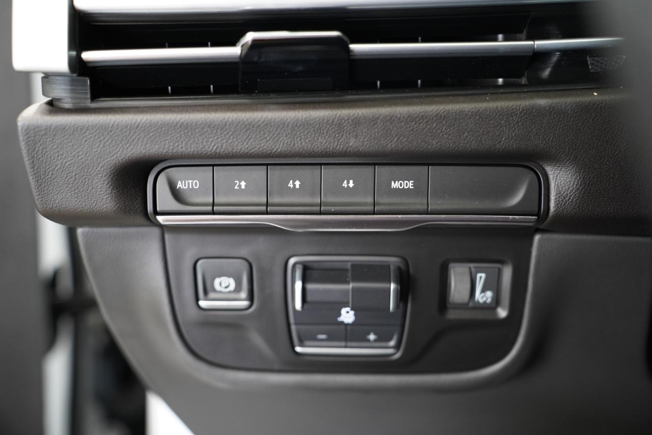 Cadillac Escalade 4WD 4dr Premium Luxury 2025