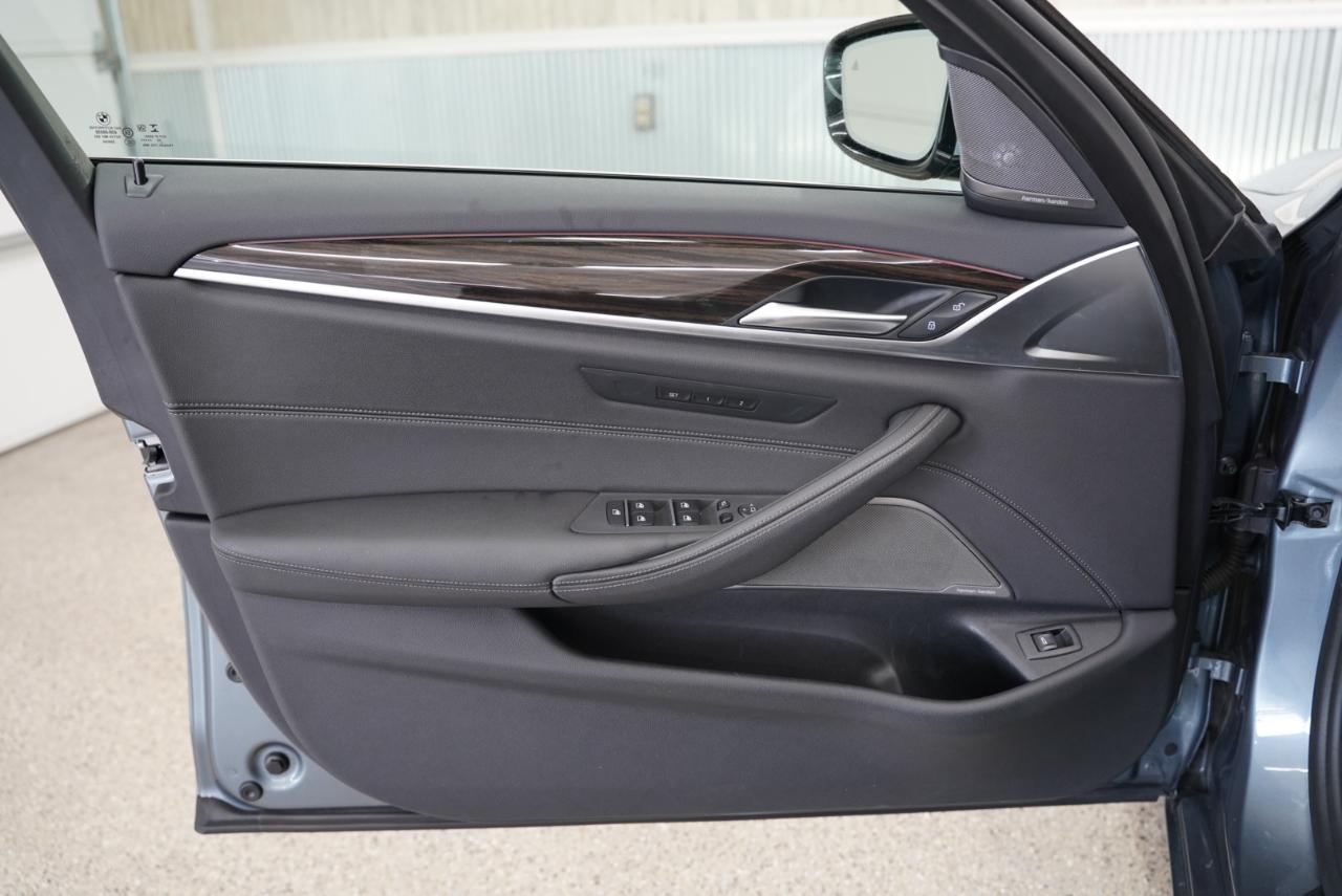 BMW 5 Series 530i Sedan 2021