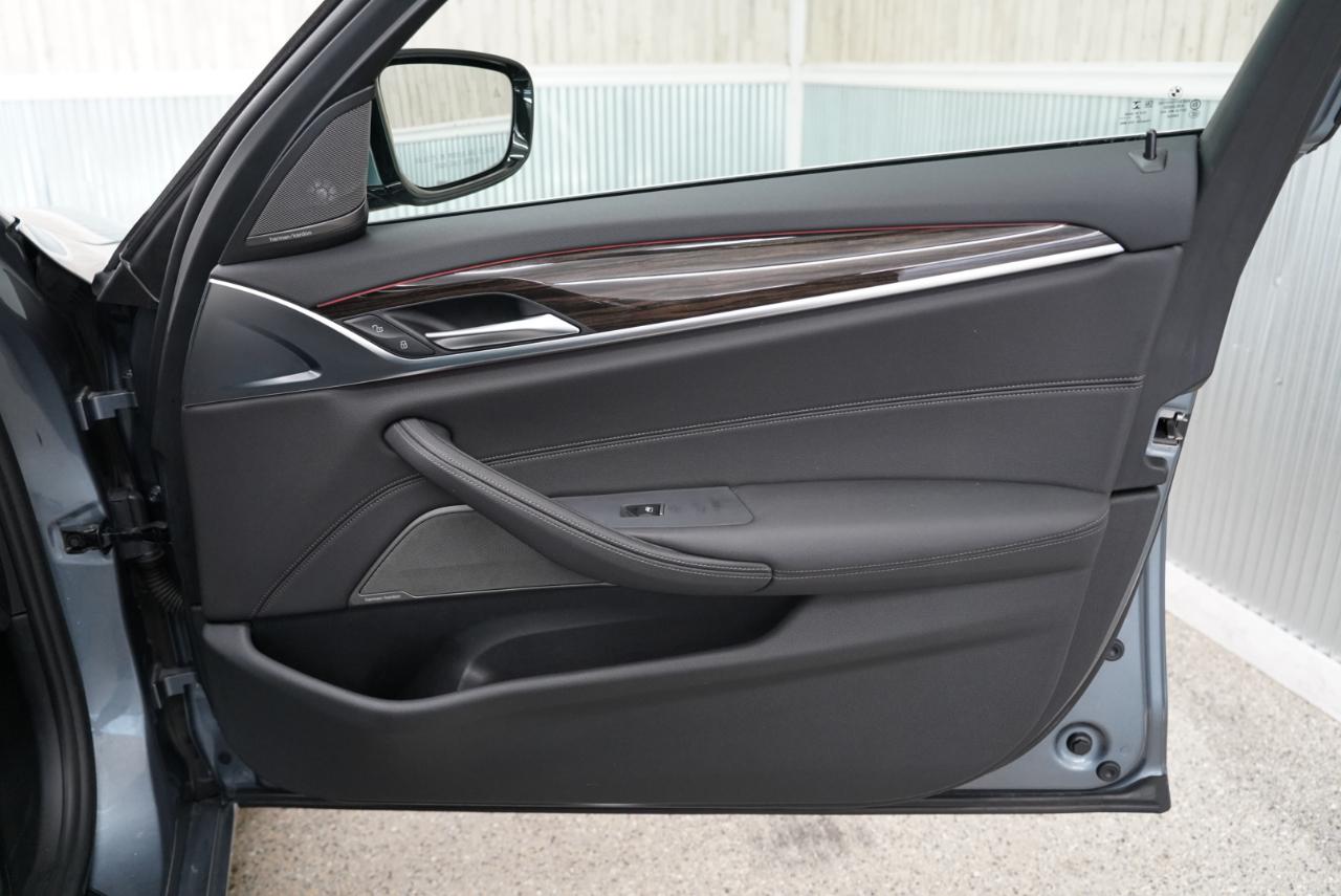 BMW 5 Series 530i Sedan 2021