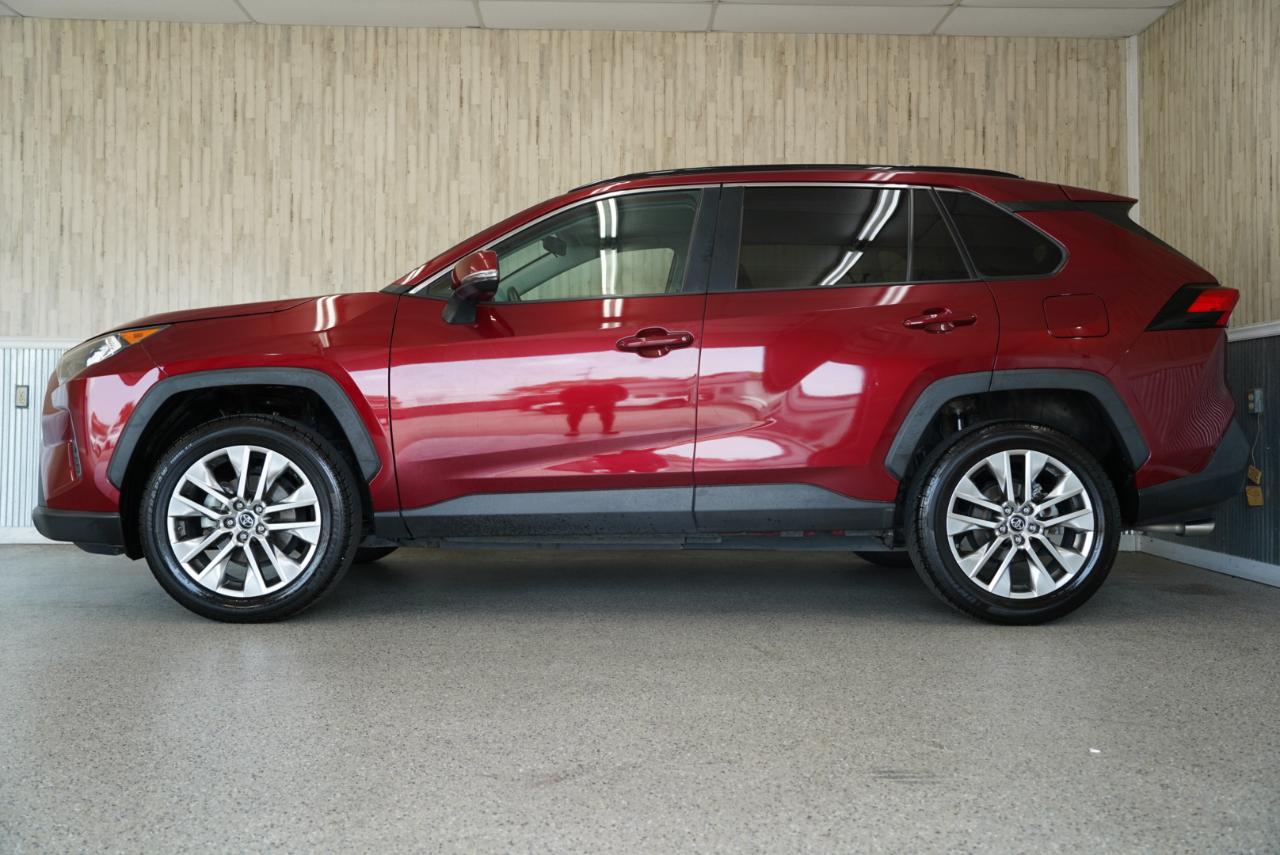 Toyota RAV4 XLE Premium FWD (Natl) 2019