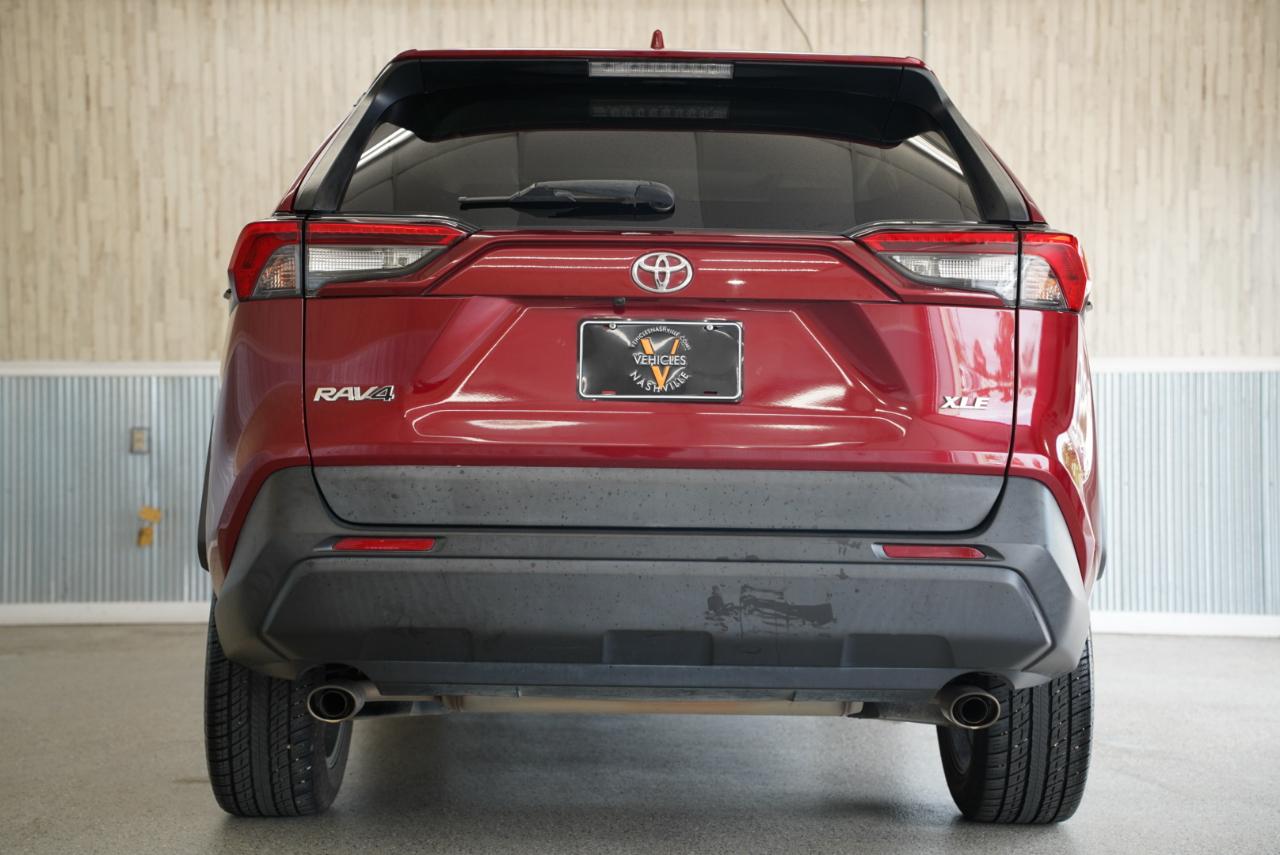 Toyota RAV4 XLE Premium FWD (Natl) 2019