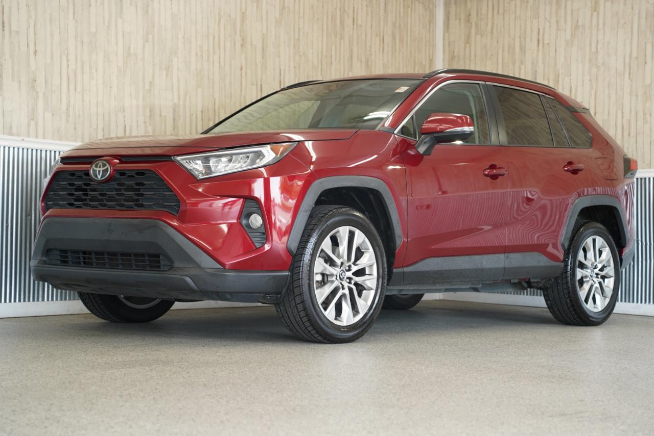 Toyota RAV4 XLE Premium FWD (Natl) 2019