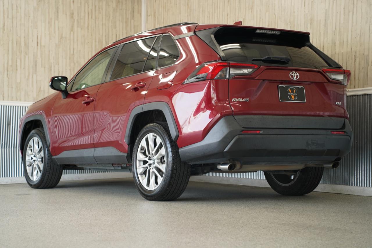 Toyota RAV4 XLE Premium FWD (Natl) 2019