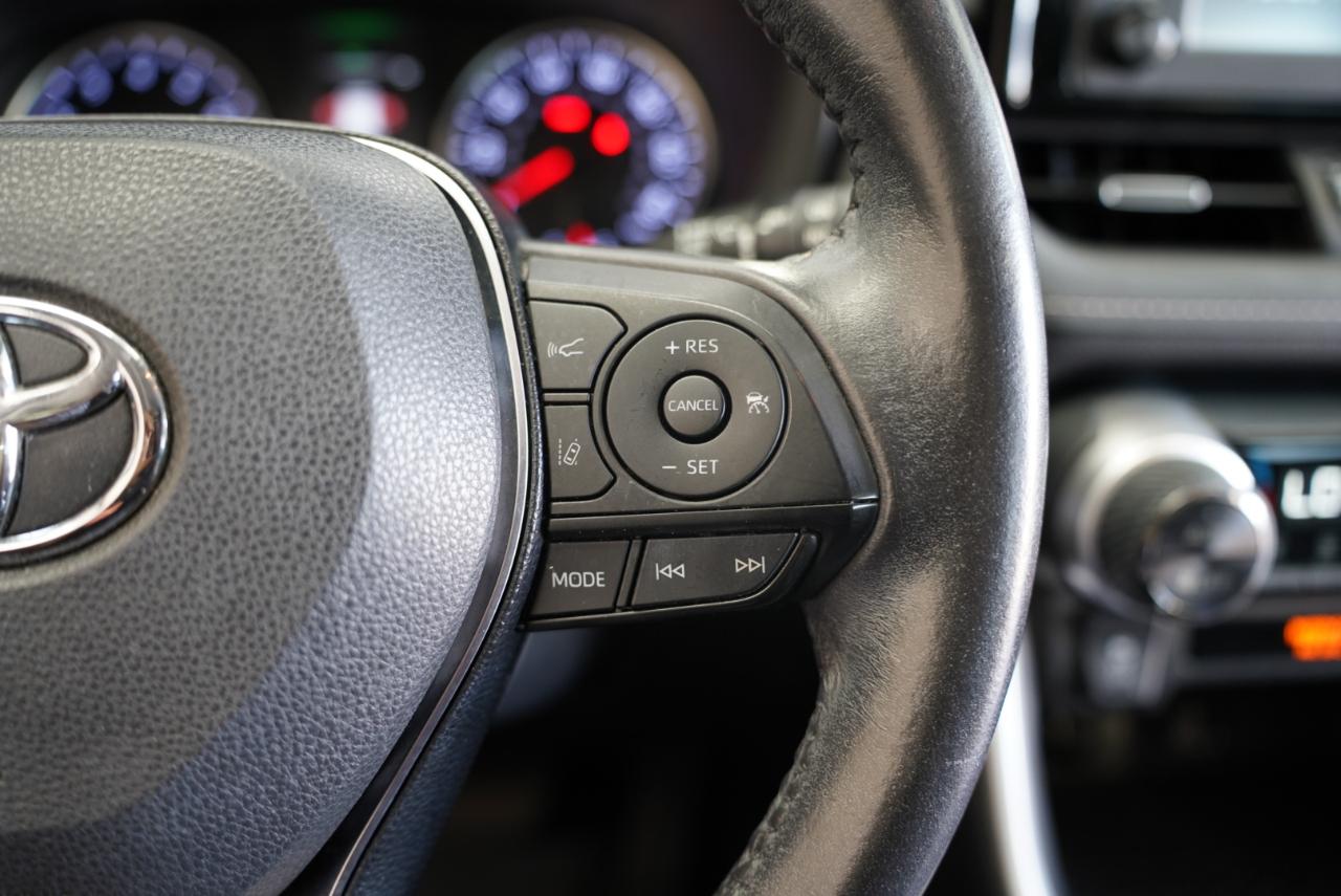 Toyota RAV4 XLE Premium FWD (Natl) 2019