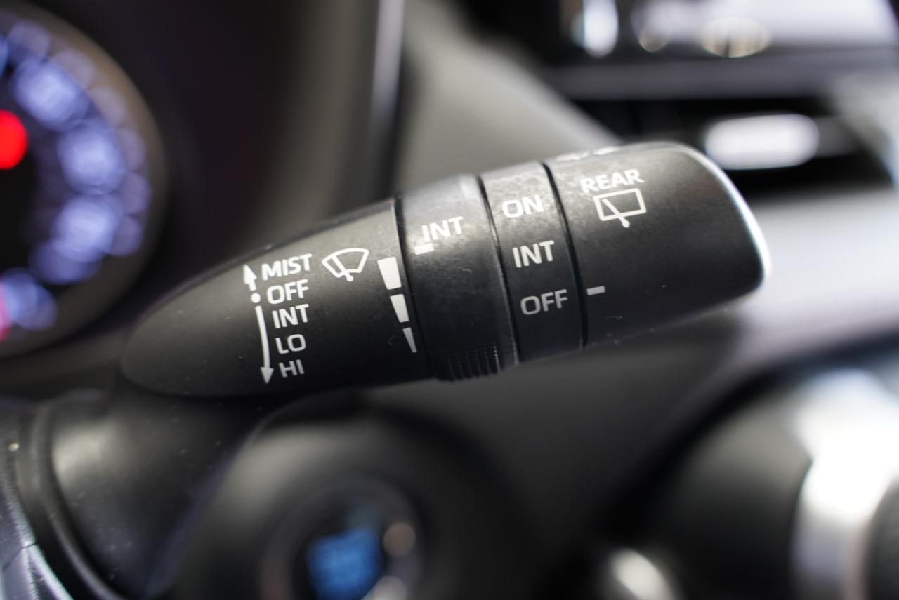 Toyota RAV4 XLE Premium FWD (Natl) 2019