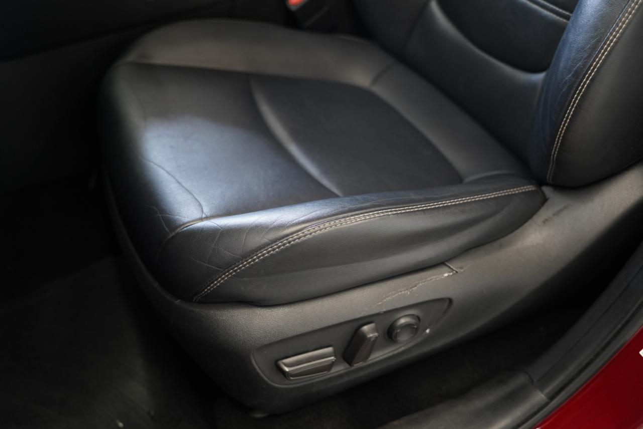 Toyota RAV4 XLE Premium FWD (Natl) 2019