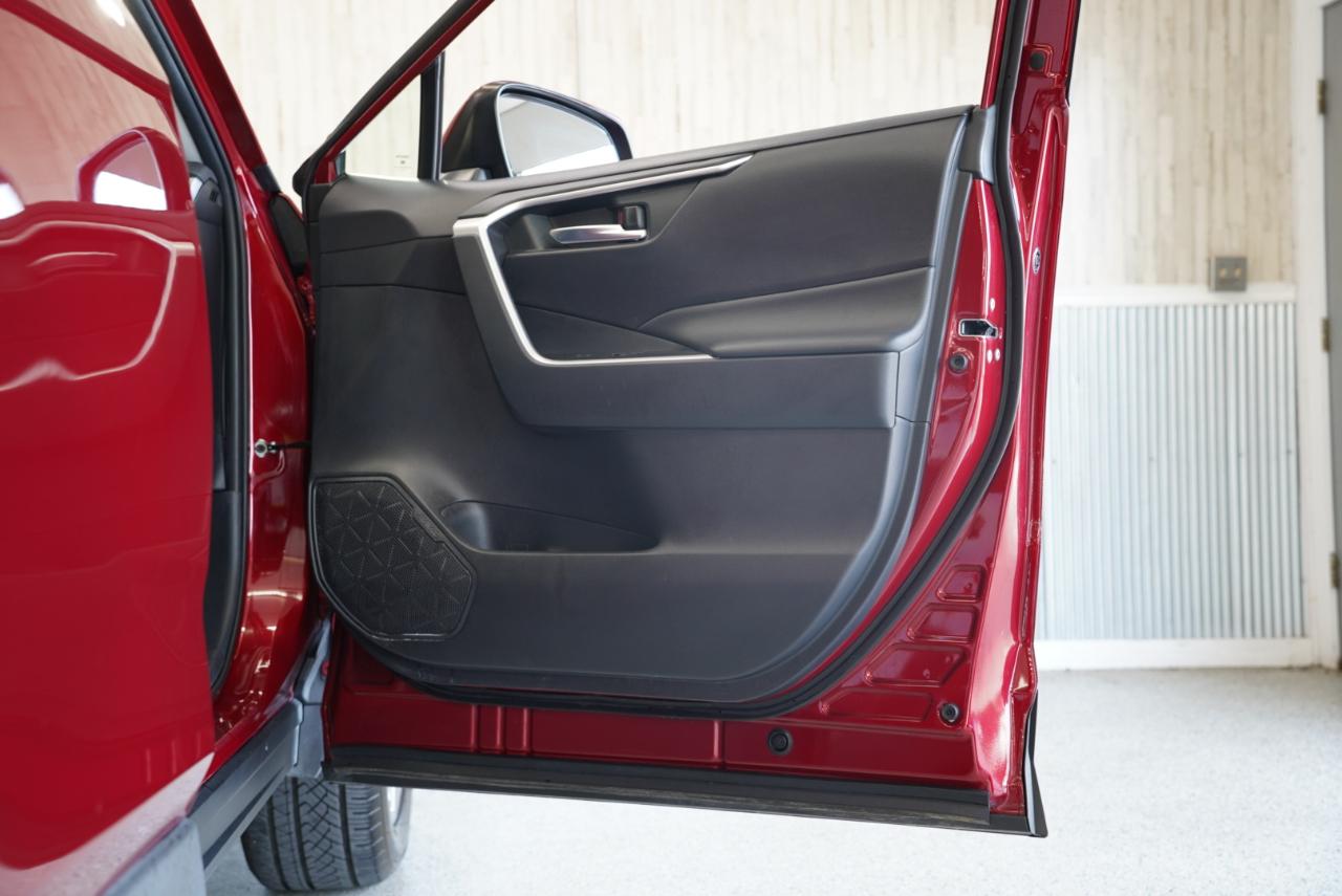 Toyota RAV4 XLE Premium FWD (Natl) 2019