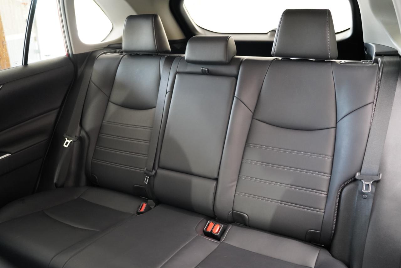 Toyota RAV4 XLE Premium FWD (Natl) 2019