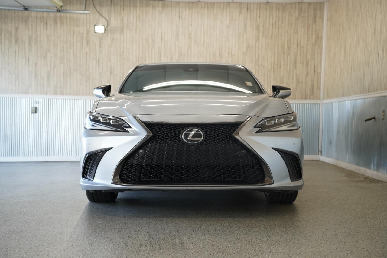Lexus ES ES 300h FWD 2024
