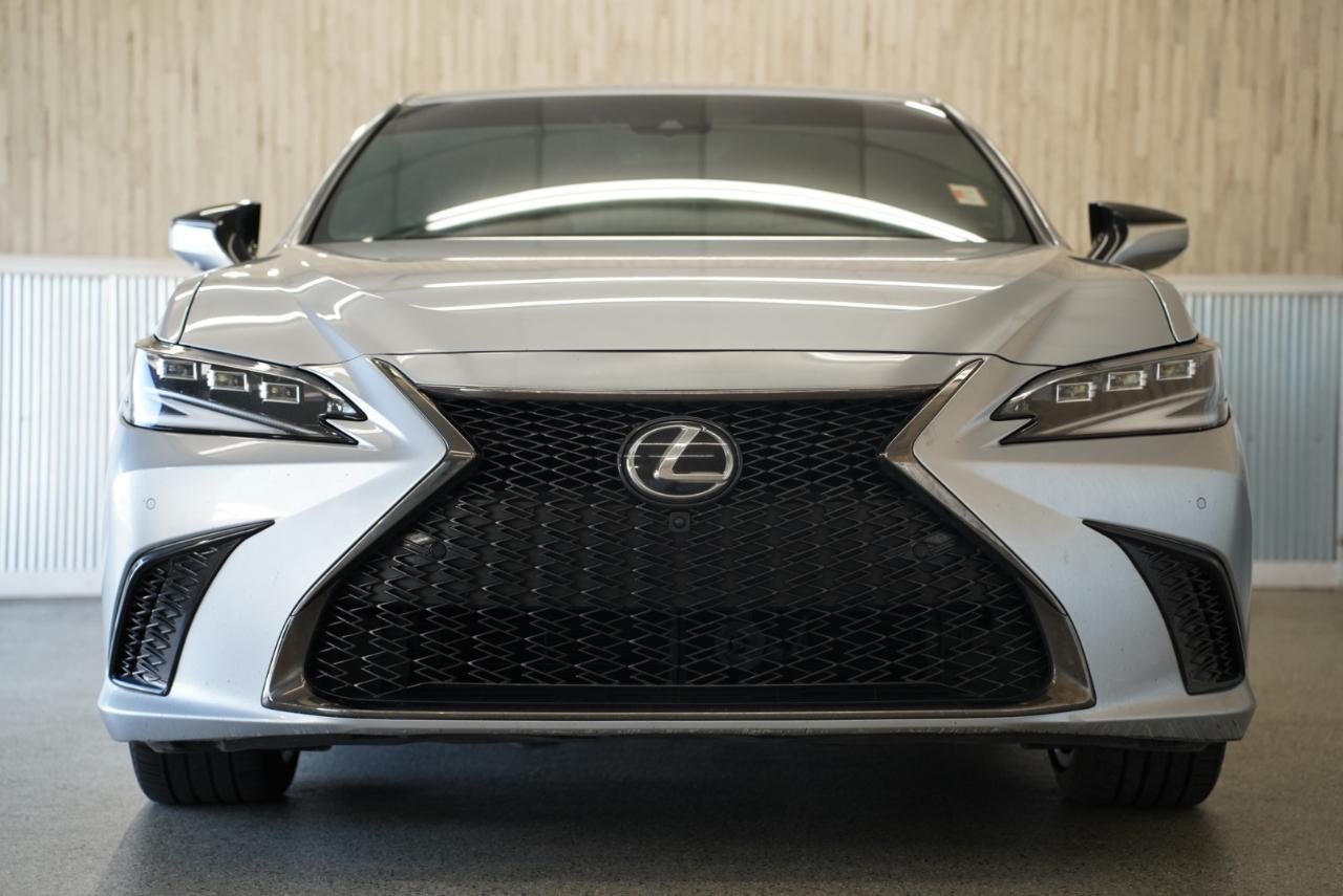 Lexus ES ES 300h FWD 2024