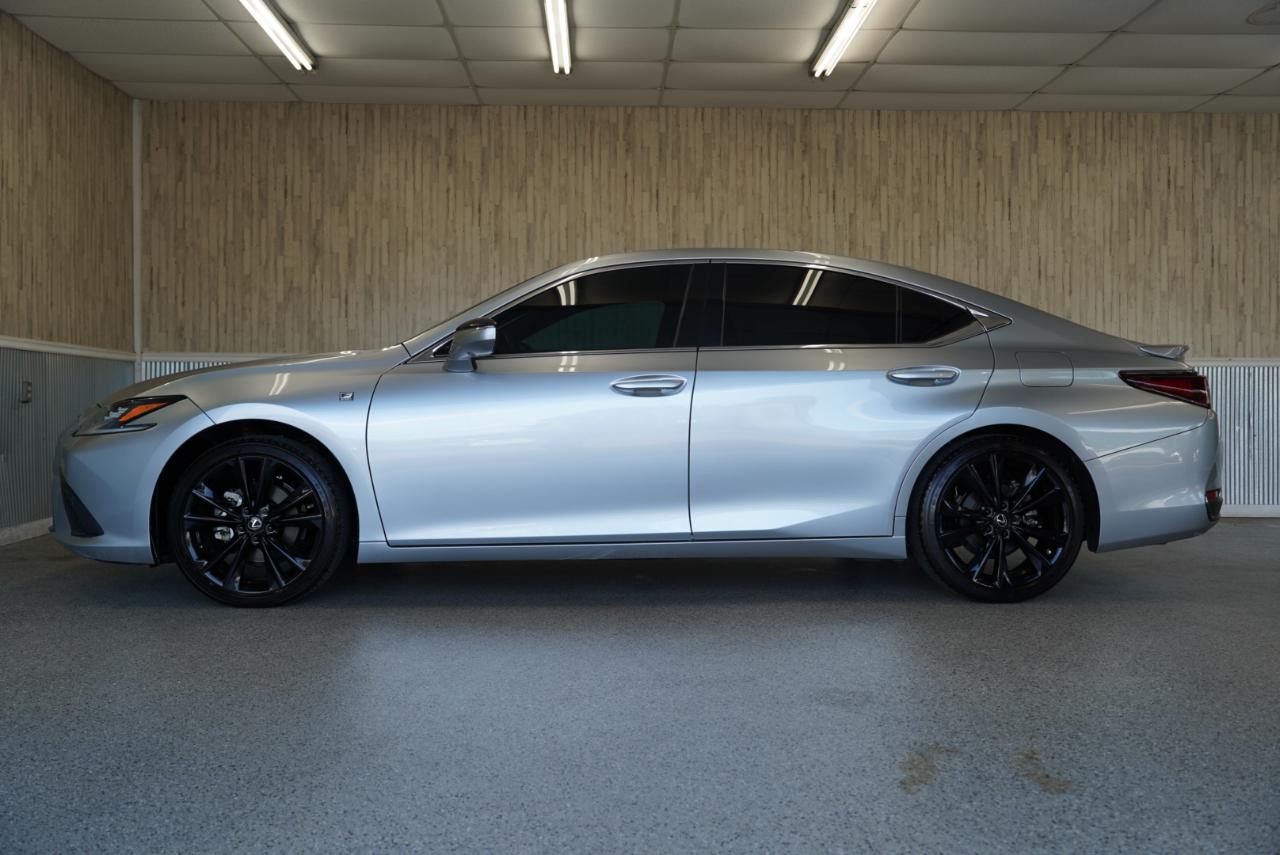 Lexus ES ES 300h FWD 2024