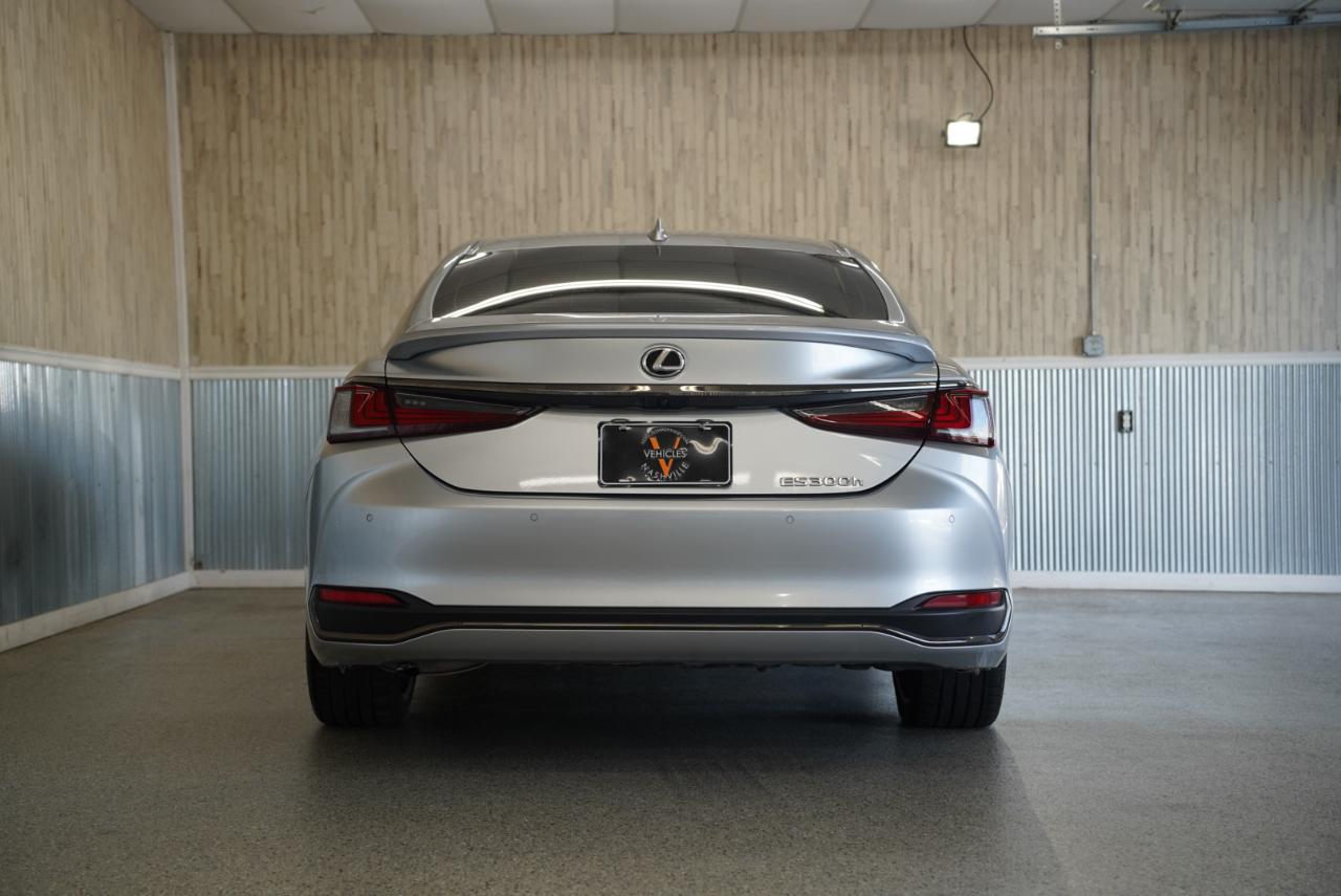 Lexus ES ES 300h FWD 2024