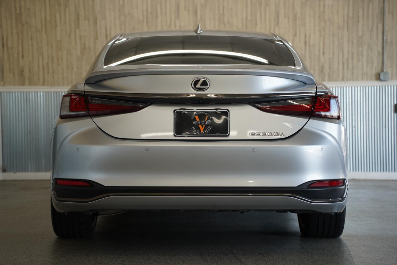 Lexus ES ES 300h FWD 2024