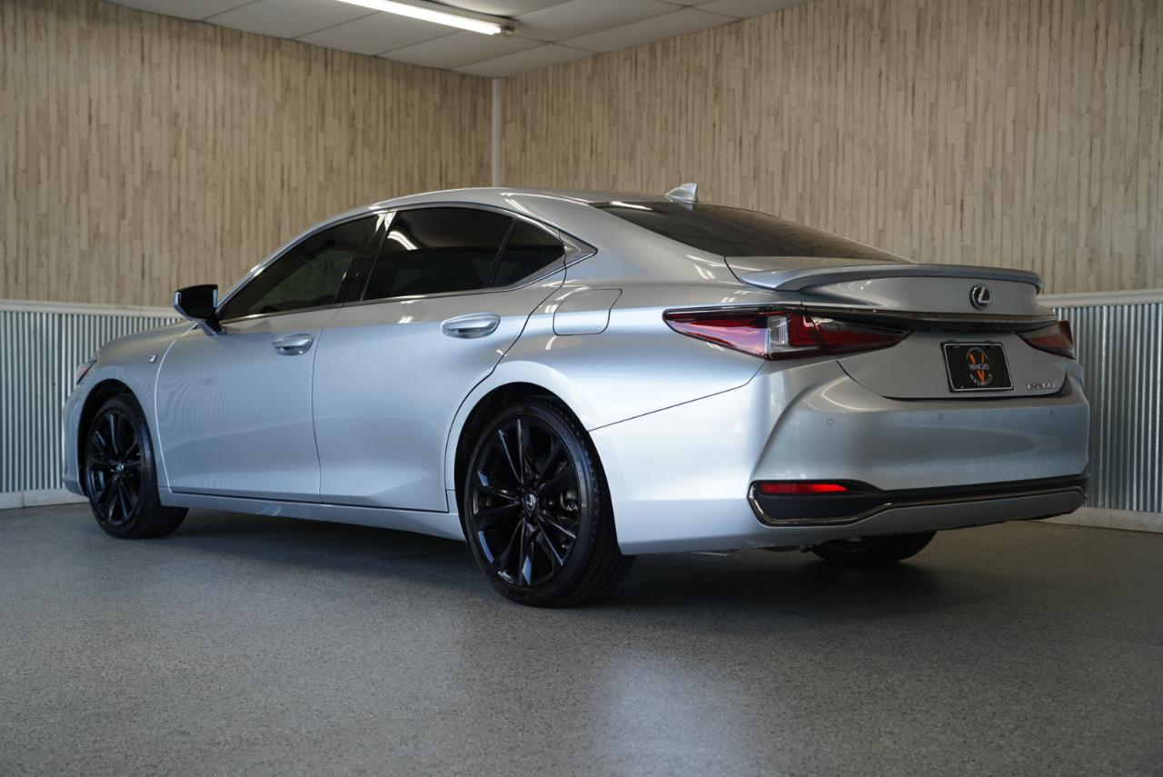 Lexus ES ES 300h FWD 2024