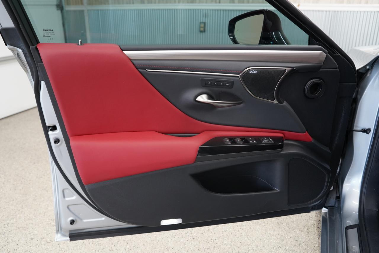 Lexus ES ES 300h FWD 2024