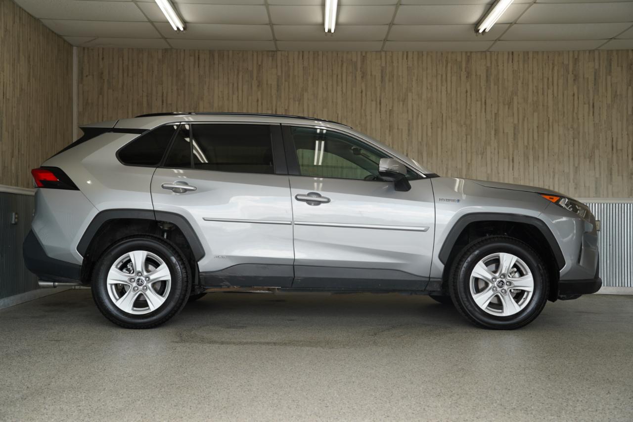 Toyota RAV4 Hybrid XLE AWD (Natl) 2019