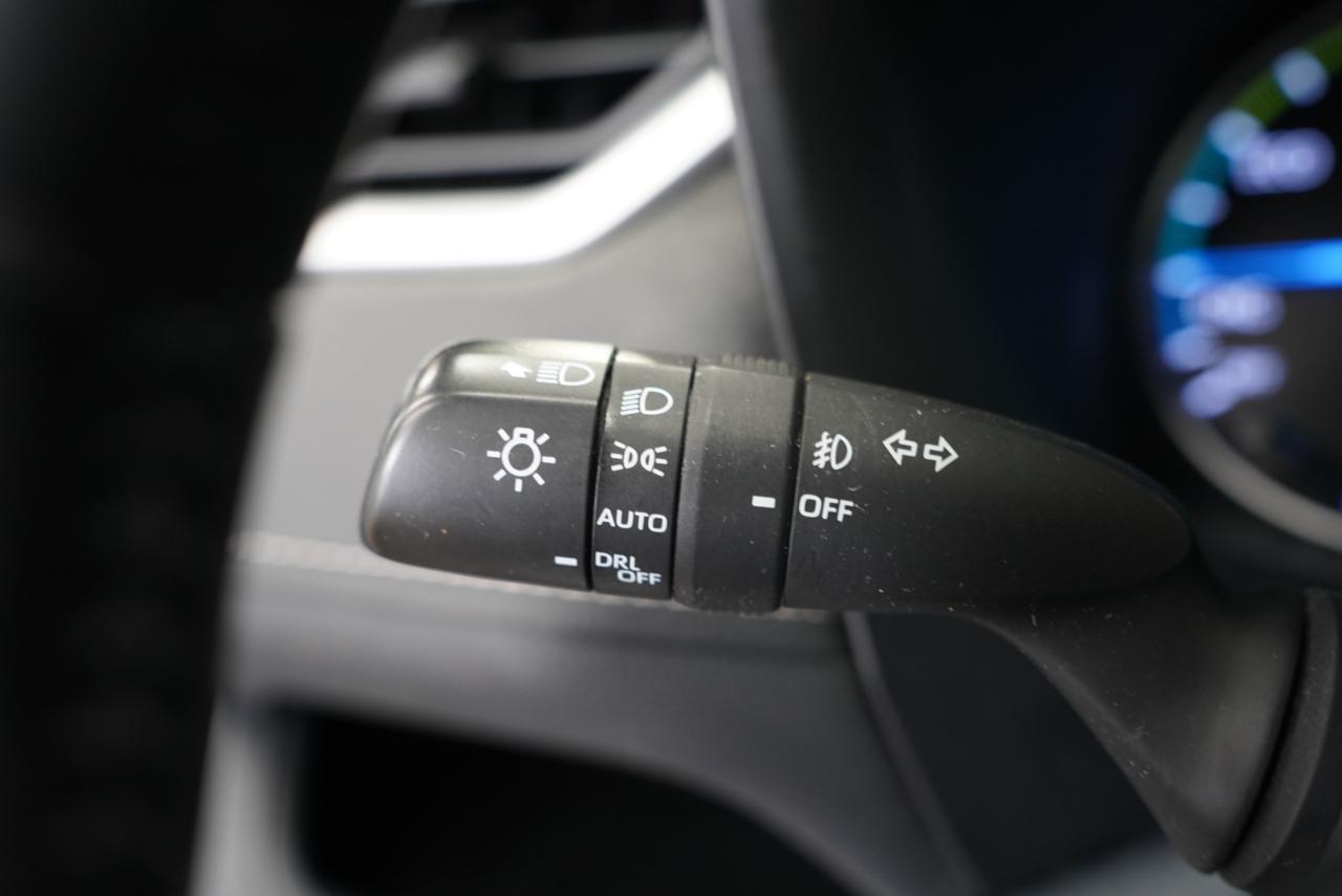 Toyota RAV4 Hybrid XLE AWD (Natl) 2019