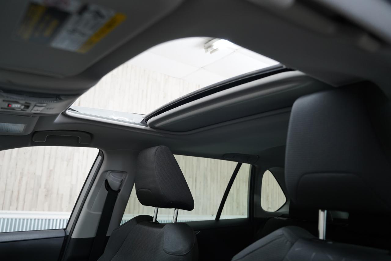 Toyota RAV4 Hybrid XLE AWD (Natl) 2019