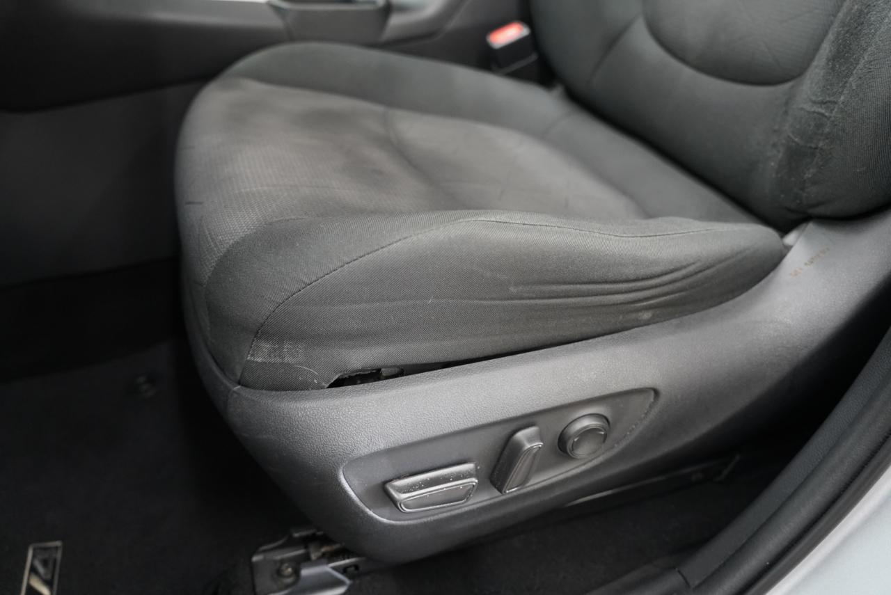 Toyota RAV4 Hybrid XLE AWD (Natl) 2019