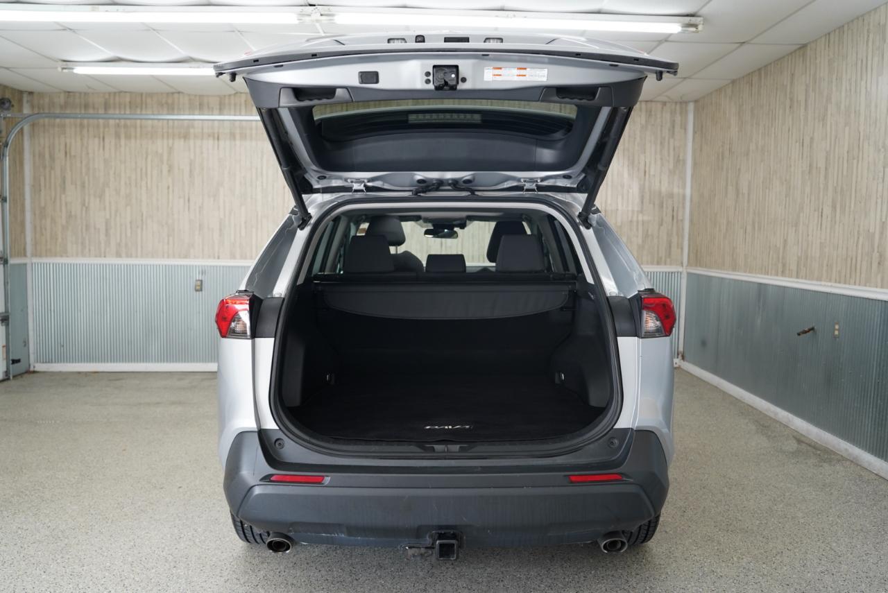 Toyota RAV4 Hybrid XLE AWD (Natl) 2019