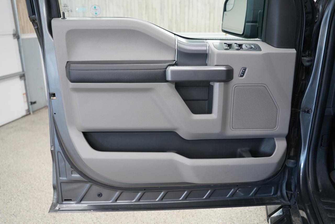 Ford F-150 4WD SuperCrew 145" XLT 2015