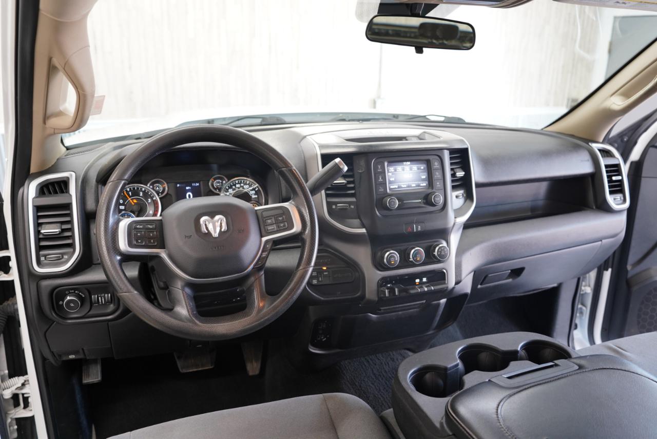 RAM 2500 Big Horn 4x4 Crew Cab 6'4" Box 2020