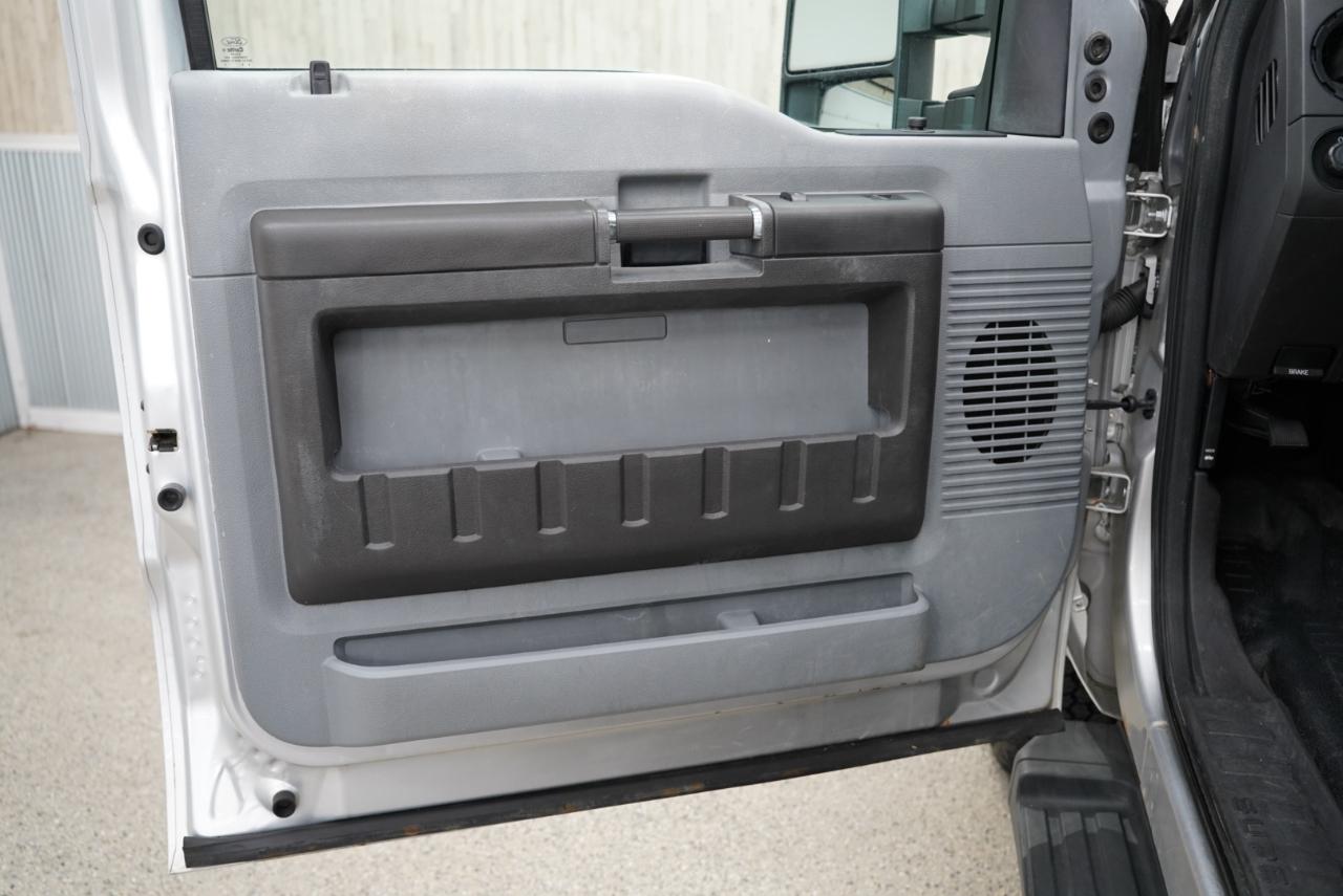 Ford Super Duty F-250 SRW 4WD Reg Cab 137" XL 2014