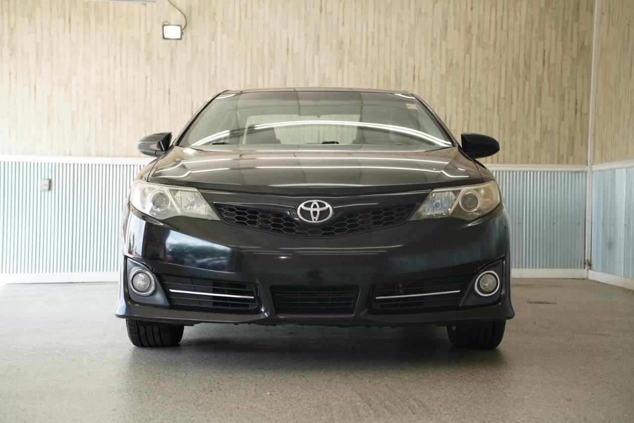 Toyota Camry SE 2012