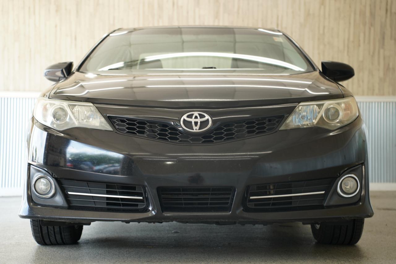 Toyota Camry SE 2012