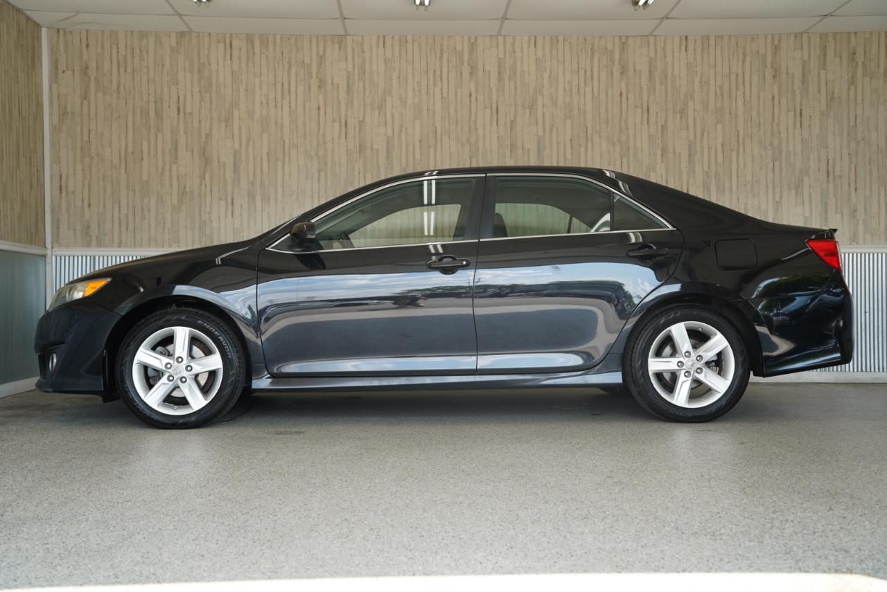 Toyota Camry SE 2012