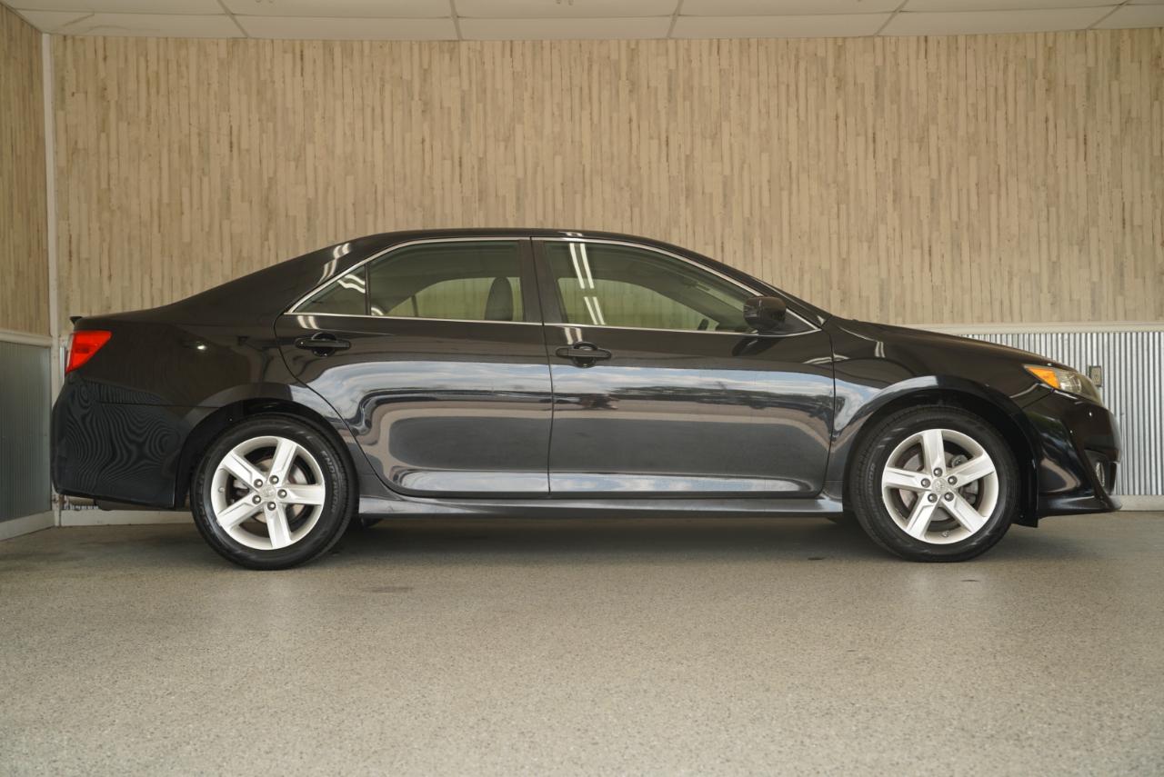 Toyota Camry SE 2012
