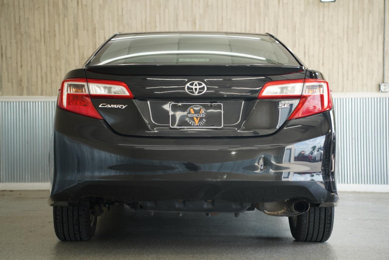 Toyota Camry SE 2012