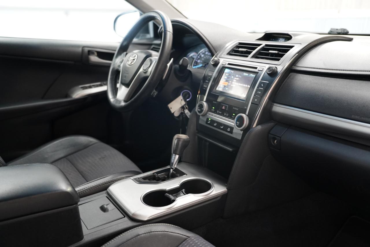 Toyota Camry SE 2012