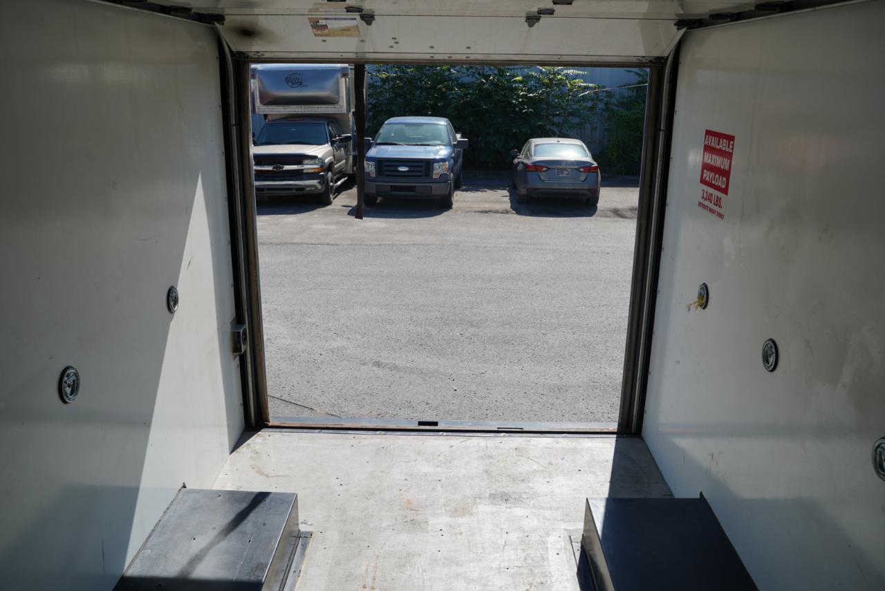 Ford Transit Cutaway T-350 RWD DRW 138" WB 9950 GVWR 2022