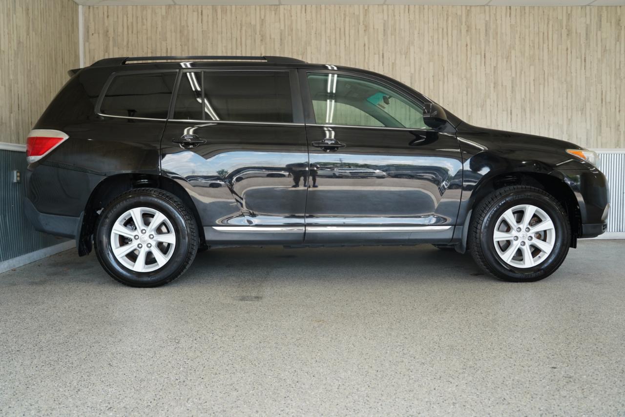 Toyota Highlander 4WD 4dr V6 (Natl) 2013