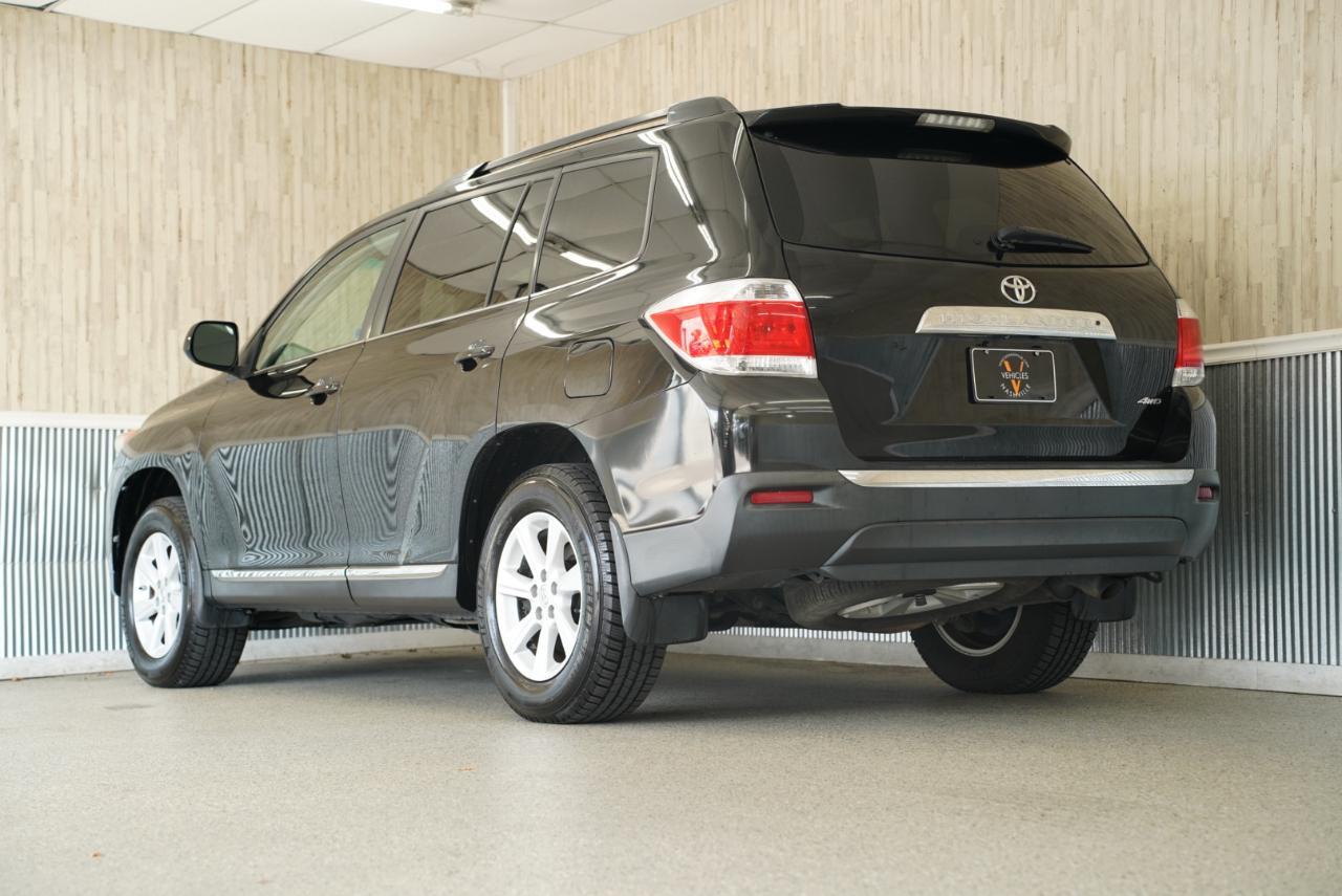 Toyota Highlander 4WD 4dr V6 (Natl) 2013