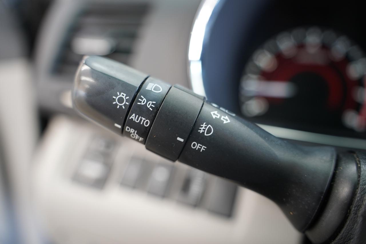 Toyota Highlander 4WD 4dr V6 (Natl) 2013