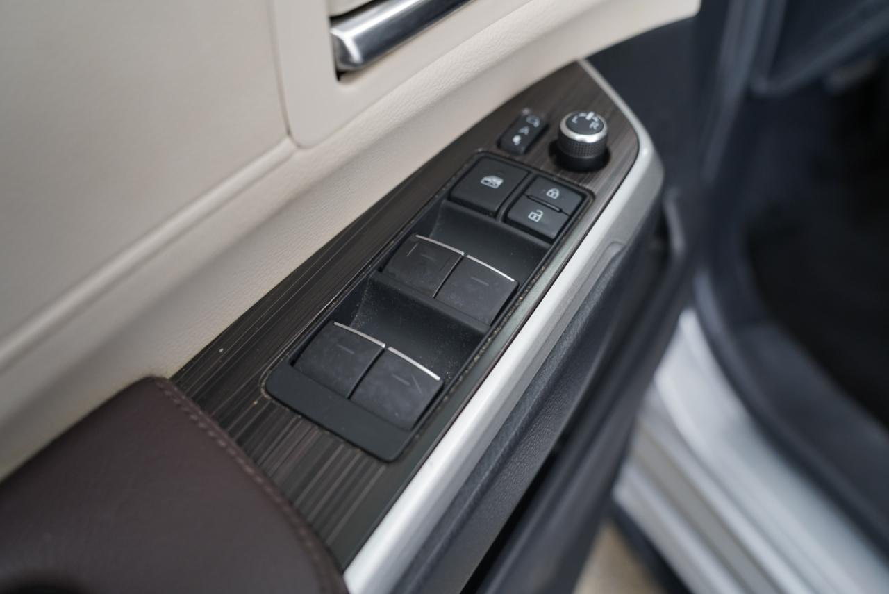 Toyota Sienna Limited AWD 7-Passenger (Natl) 2021