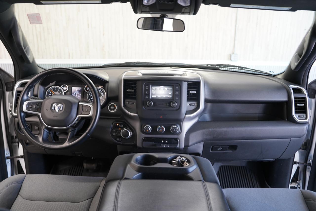 RAM 1500 Big Horn 4x4 Crew Cab 6'4" Box 2022