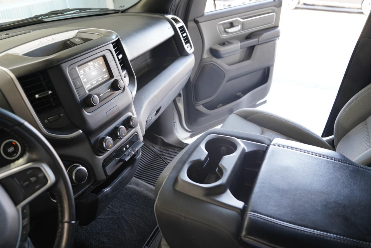 RAM 1500 Big Horn 4x4 Crew Cab 6'4" Box 2022