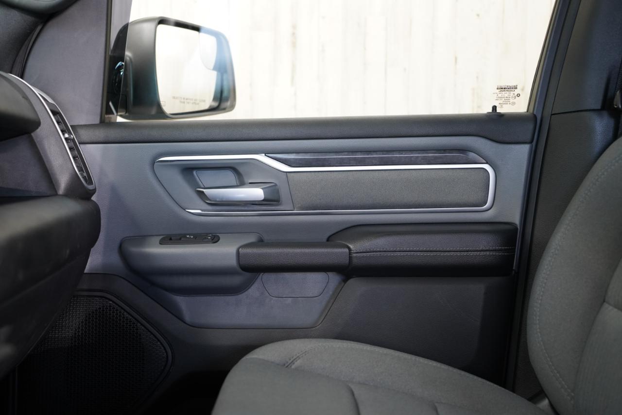 RAM 1500 Big Horn 4x4 Crew Cab 6'4" Box 2022