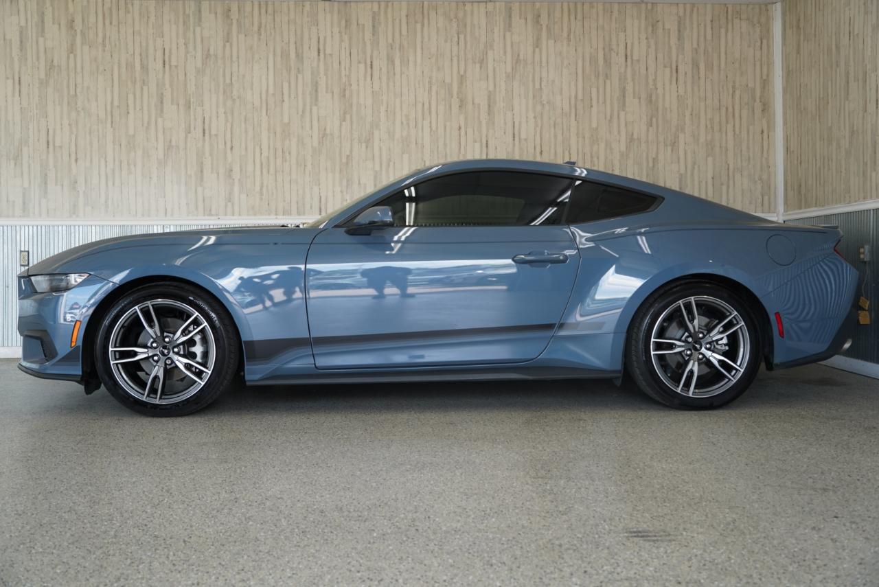 Ford Mustang EcoBoost Fastback 2025