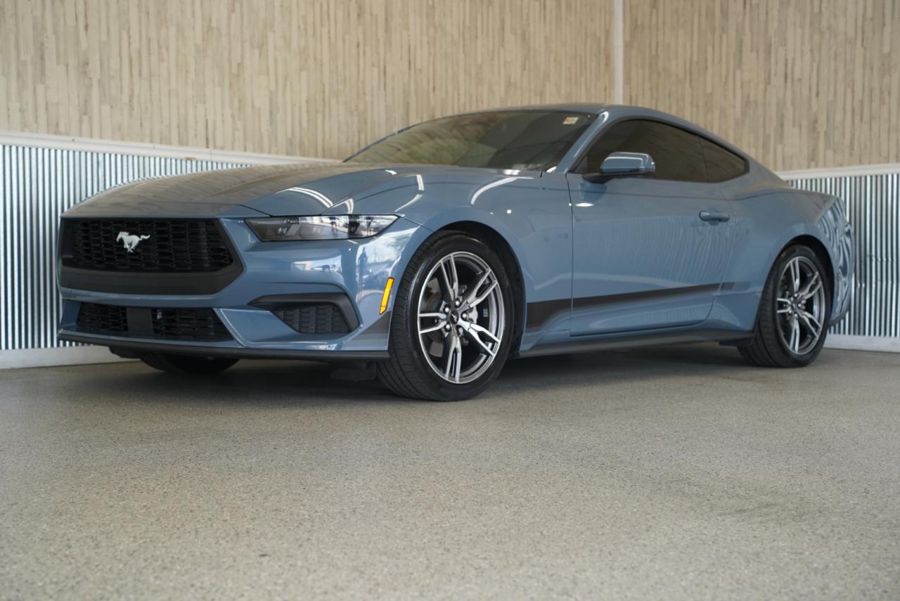 Ford Mustang EcoBoost Fastback 2025